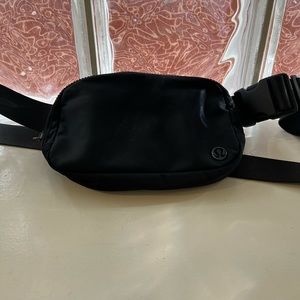 Lululemon black belt bag